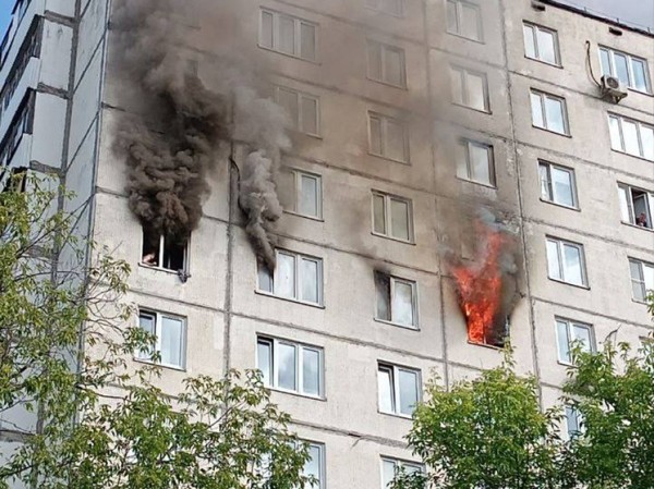 Пожарные спасли младенца и еще 10 человек из дома на Дмитровском шоссе
