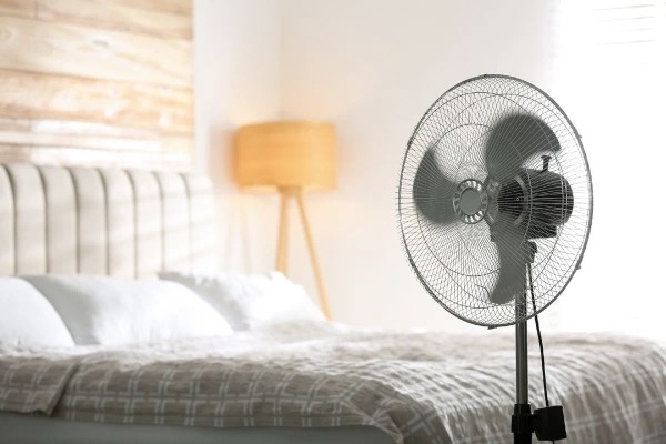 Основные причины, по которым нельзя включать вентилятор на ночь
