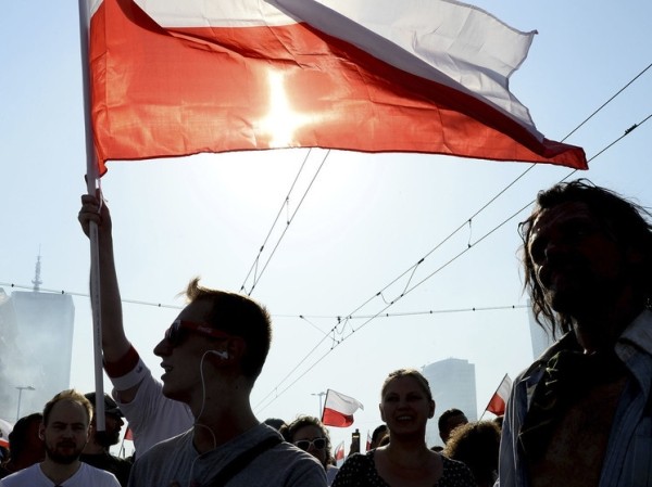 Украинские беженки начали надоедать польским женщинам: "Переполняют брачный рынок"