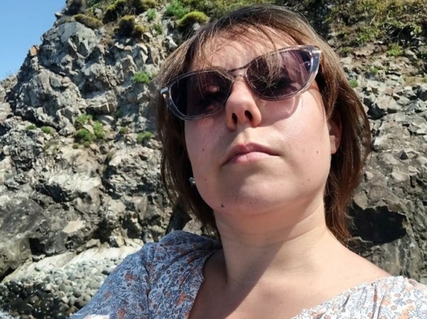 Погибшая в Турции феминистка Анастасия Емельянова ютилась в подвале с убийцей