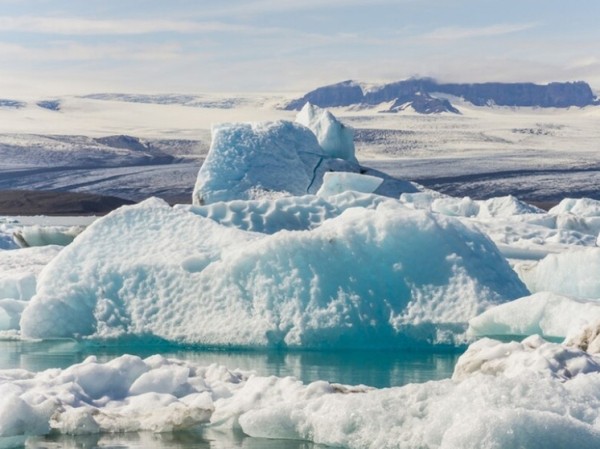Таяние антарктических льдов приобрело катастрофические масштабы: более 7 триллионов тонн