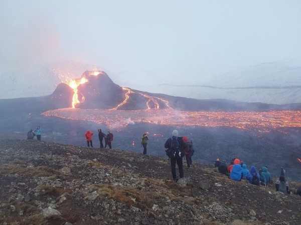 «Как взболтанная банка газировки»: вулканологи предупредили о неминуемом взрыве исландского вулкана